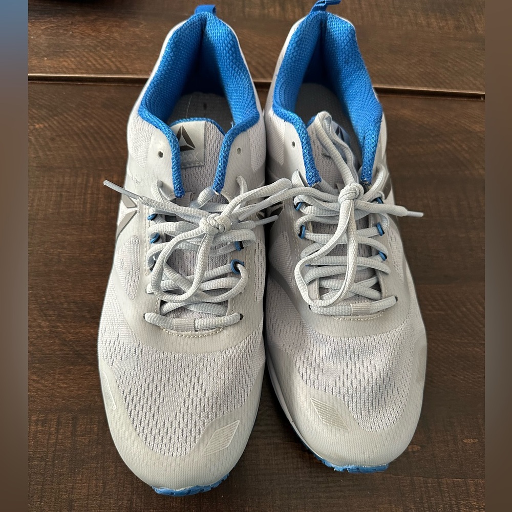 Reebok Men's Light Gray and Blue Athletic Shoes